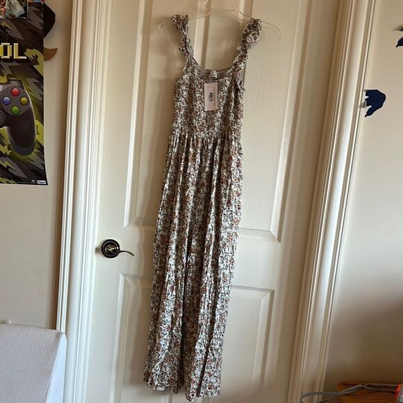 Zara Green Jumpsuit with Spaghetti Straps and Flowing Silhouette - Picture 1 of 7